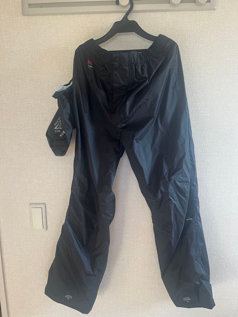 三連休のみ値下げ新品上下セットDRESS AIR レインウェア 黒Lサイズ