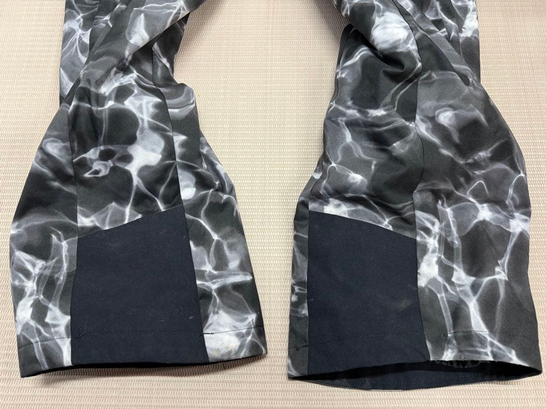 美品☆デサント☆メンズ☆スキーパンツ☆DWMQJD73☆サイズL☆迷彩柄