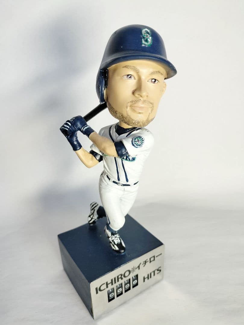 イチロー／”ヒットカウンター” ボブルヘッド人形 (シアトル・マリナーズ）