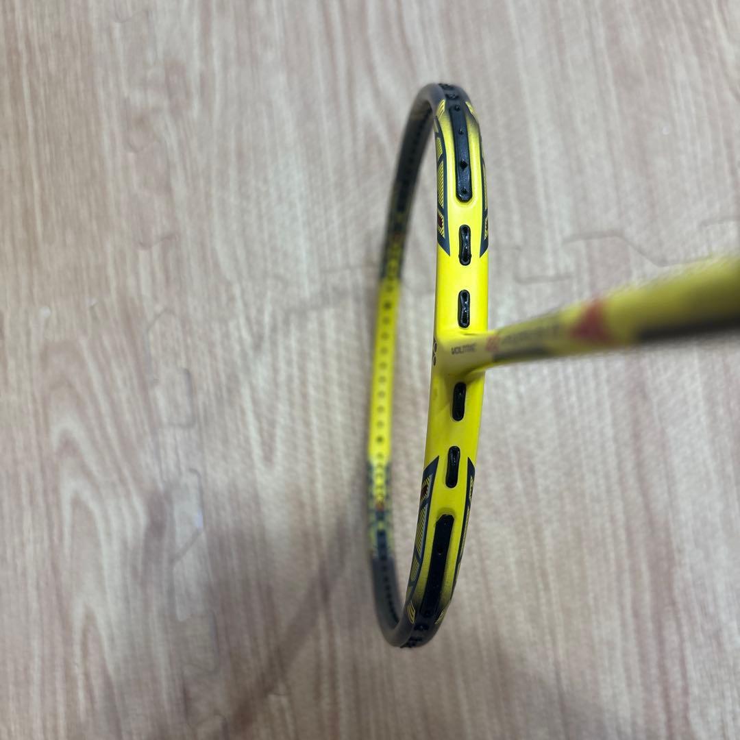 【限定】ボルトリックZフォース2 リンダンモデル 4UG5 YONEX 人気廃盤