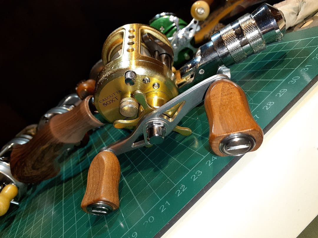シマノ カルカッタ50XT ウッドノブハンドルカスタム