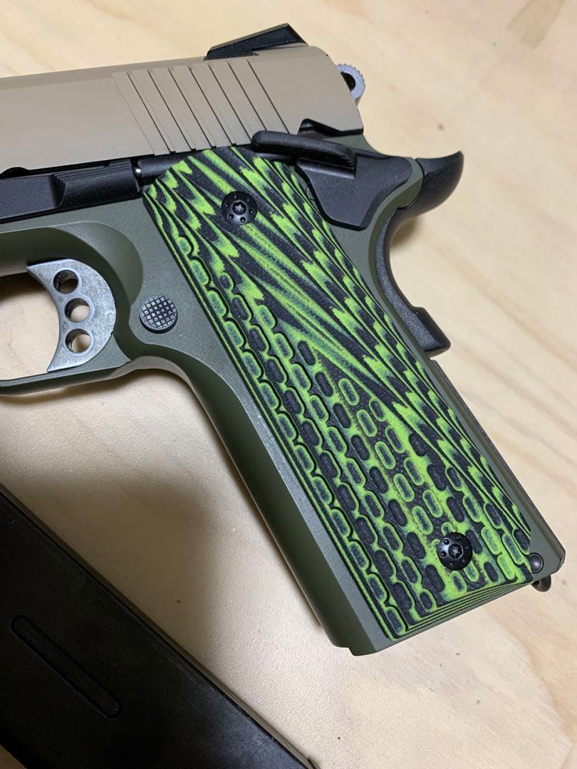 東京マルイ　M45A1　TANカラー　ガスブローバック　外装カスタムマガジン2個
