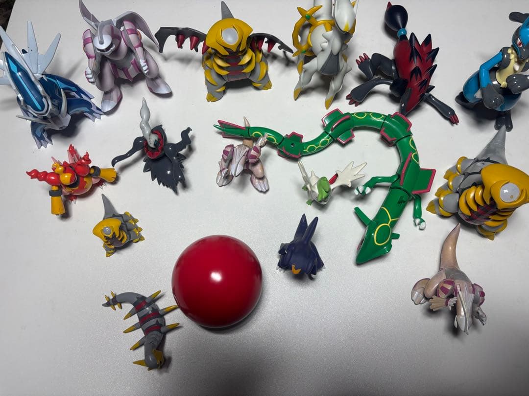 ピカチュウとリザードン フィギュアセット