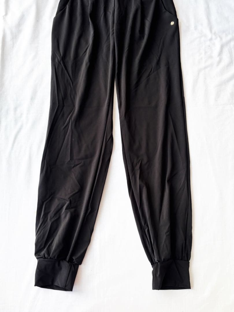 新品 チャコットバランス★13750円動きやすいスムースパンツ M 黒 バレエ