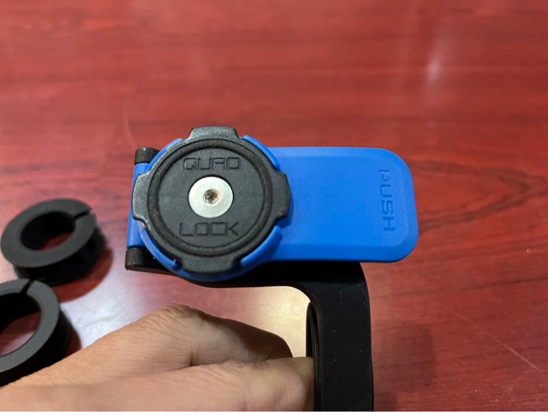 QUAD LOCK OUT FRONT MOUNT 自転車用スマホ ホルダー