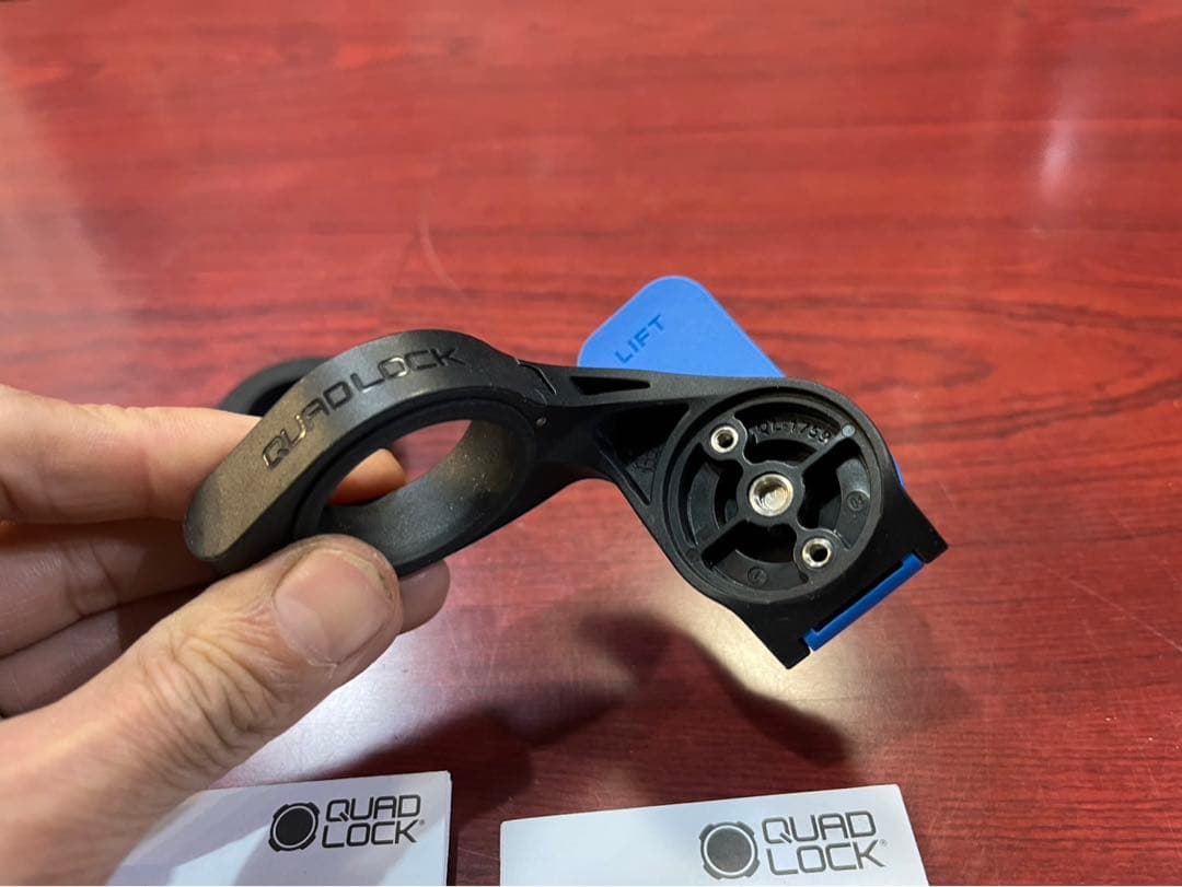 QUAD LOCK OUT FRONT MOUNT 自転車用スマホ ホルダー