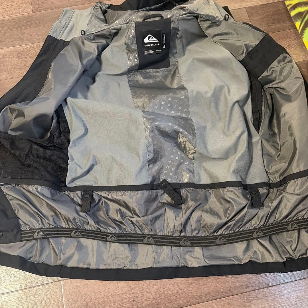 Quiksilver スノボードウェア