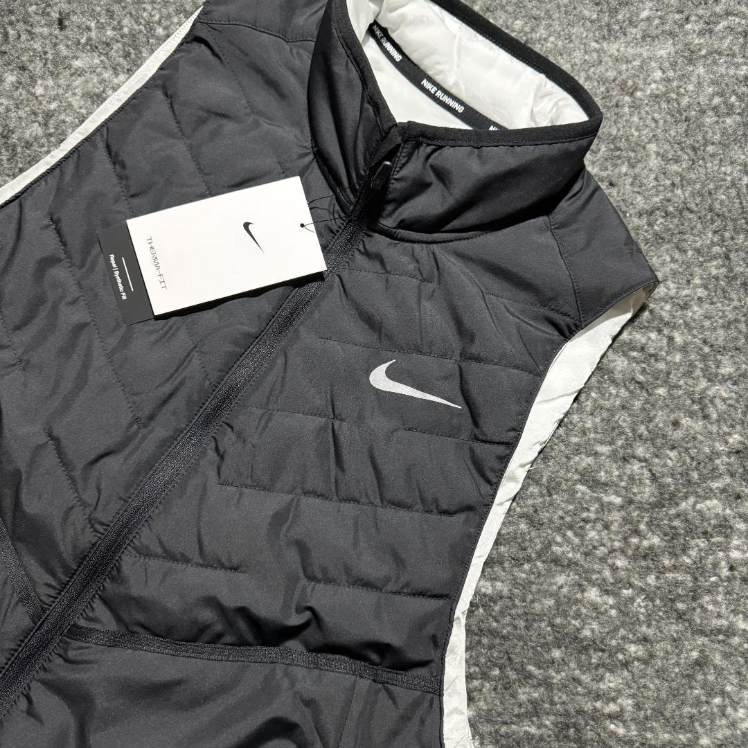 新品 ナイキ ランニング ベスト Msize 黒 メンズ 保温 撥水 ステッチ