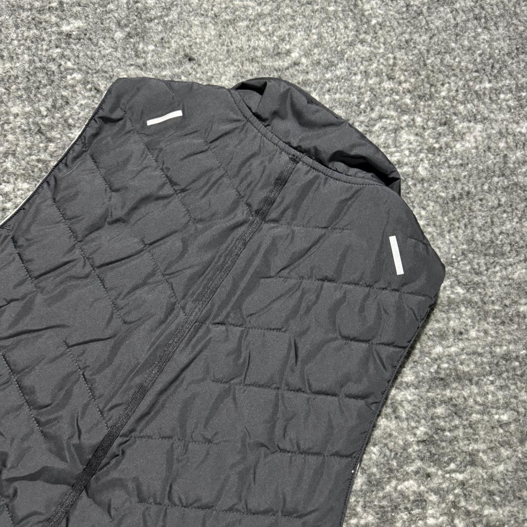 新品 ナイキ ランニング ベスト Msize 黒 メンズ 保温 撥水 ステッチ