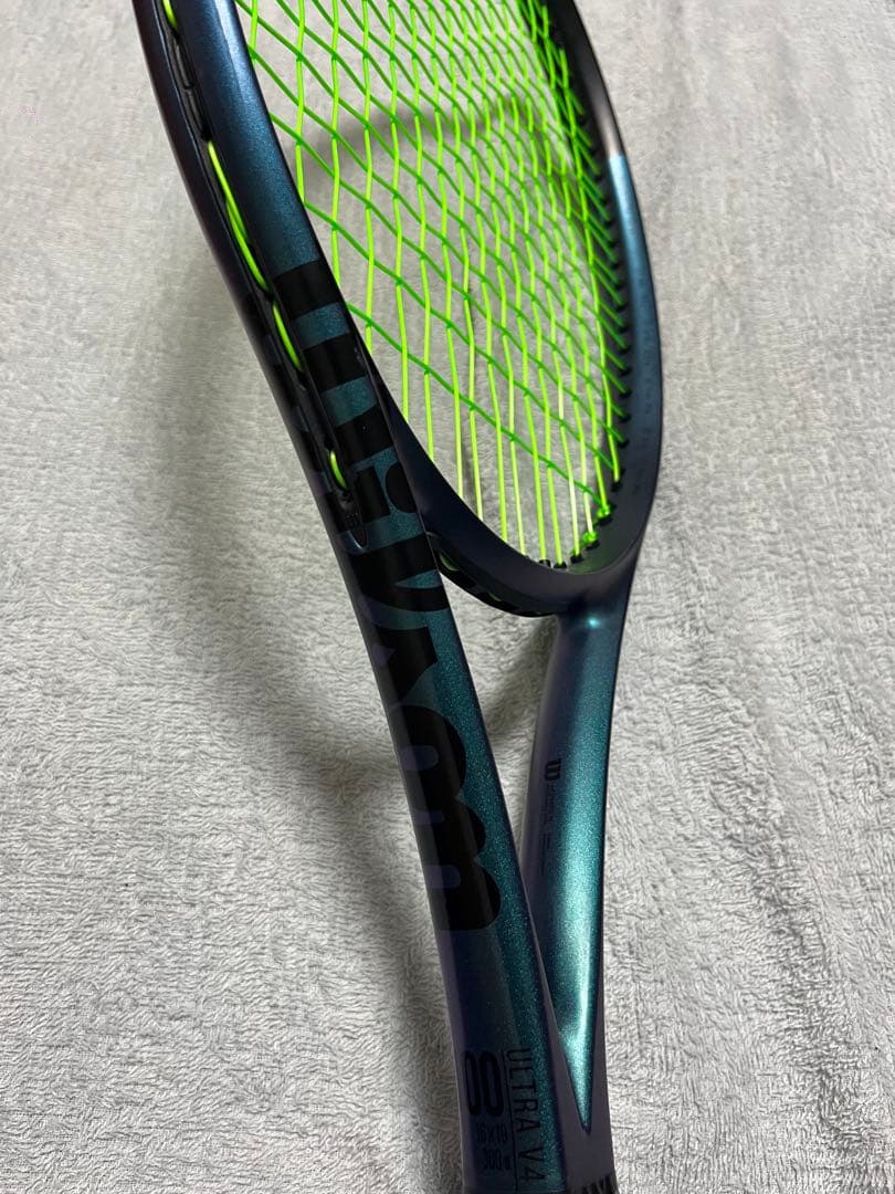 Wilson ULTRA100 V4テニスラケット