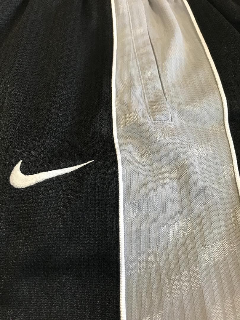 NIKE 　ルーズフィットジャージ上下セット　ブラックＸシルバー　　Mサイズ