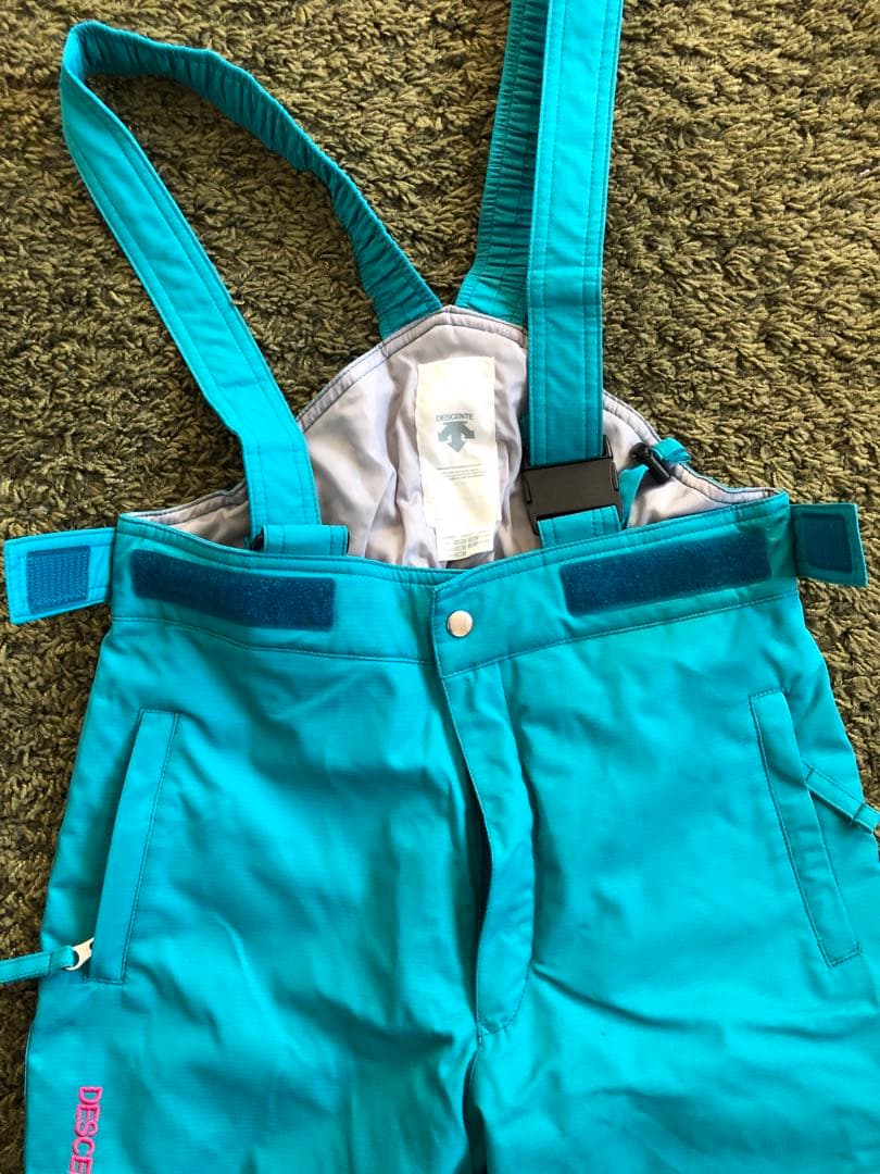 DESCENTEスキーウェア　110〜140cm程度までサイズ調整可能