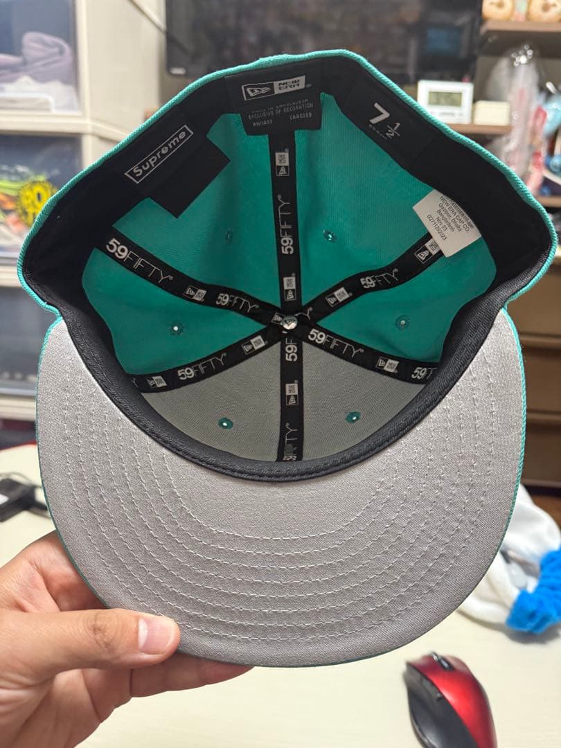 ウェア Supreme Gold Cross S Logo New Era \"Teal\"