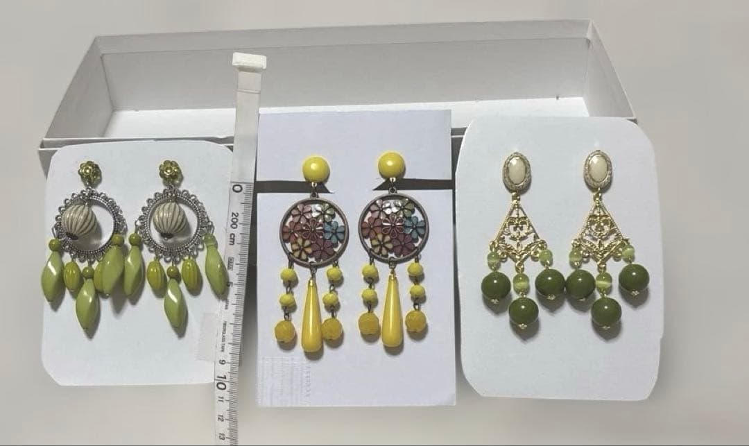 ★フラメンコ　トップス、ファルダ、フローレス、ピアス3点