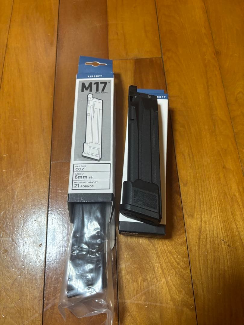 SIG PROFORCE M17 CO2ガスマガジン　2本セット　1本未使用