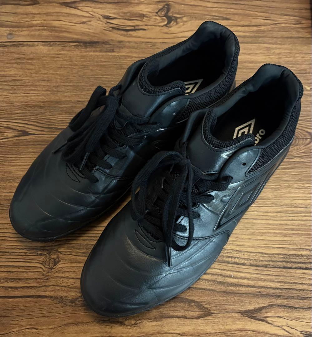 umbro トレーニングシューズ フットサルシューズ 27.5cm