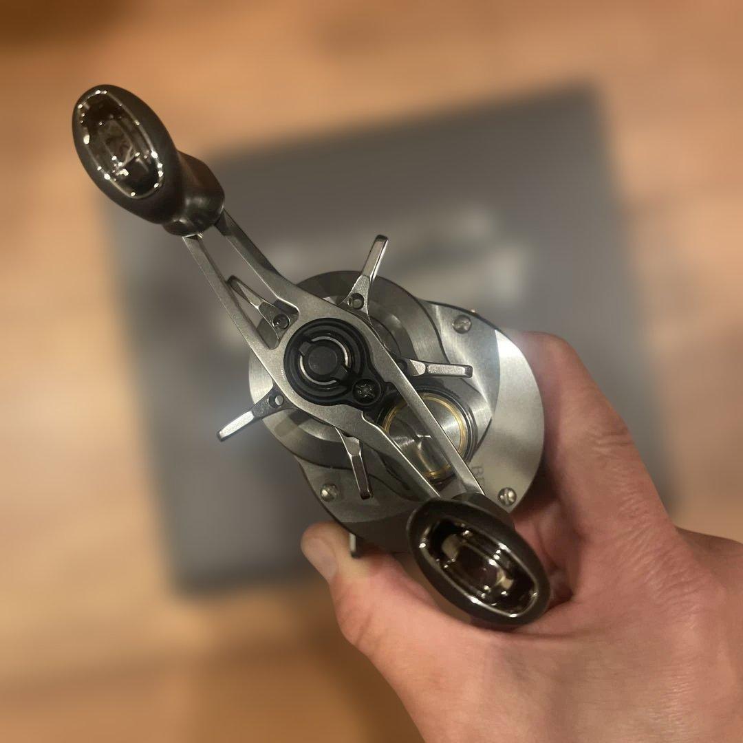 美中古 SHIMANO シマノ 23 カルカッタコンクエスト BFS HG 左