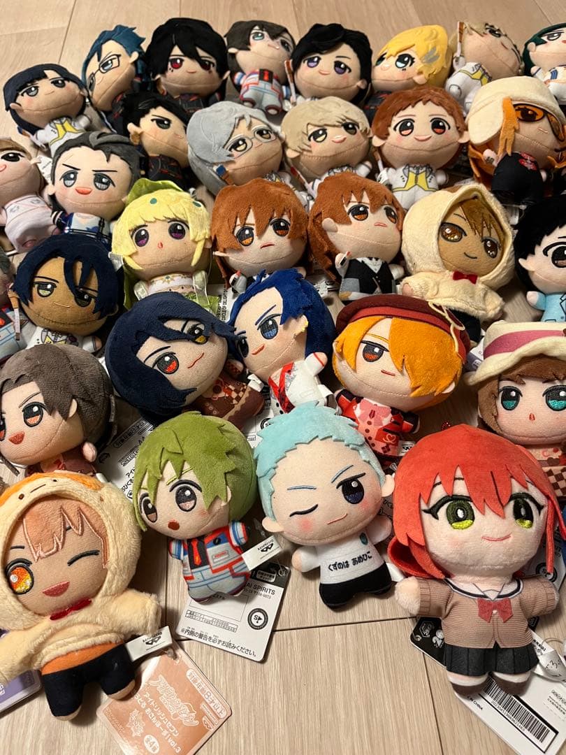 アニメグッズ　まとめ売り　ちびぐるみ　アクリルスタンド　缶バッジ　セット