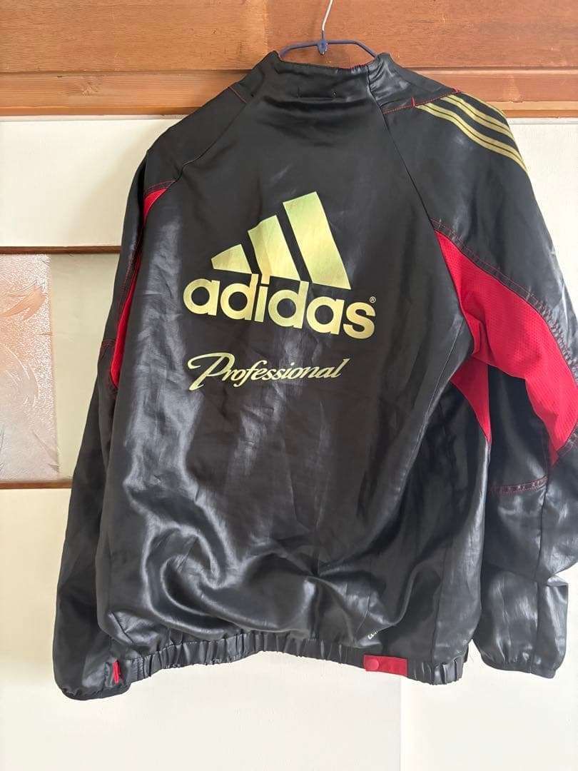 adidas プロフェッショナル セットと別のプロフェッショナル上下