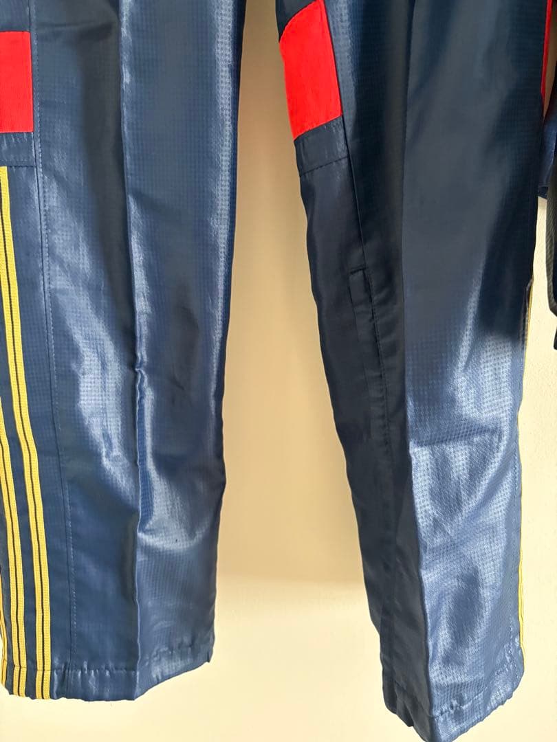adidas プロフェッショナル セットと別のプロフェッショナル上下