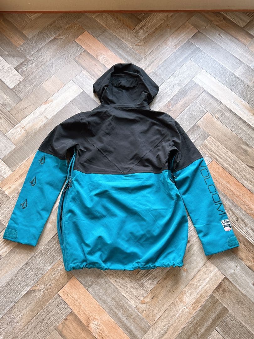 volcom スノーボードウェア　ジャケット、パンツセット