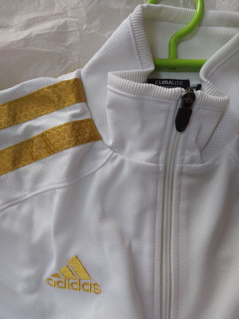 adidas ／ CLIMATITE ジャージジャケット ／ホワイト&ゴールド