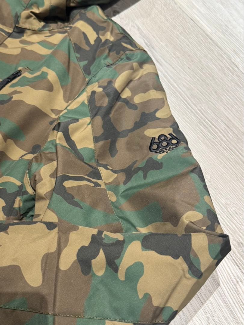 686（シックスエイトシックス）のスノーボードウェア　Lサイズ