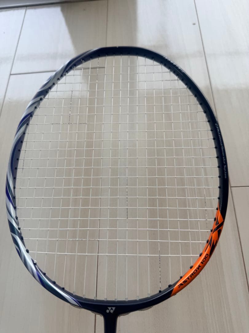 ほぼ未使用。YONEX バドミントンラケット　アストロクス100zx 3u5g