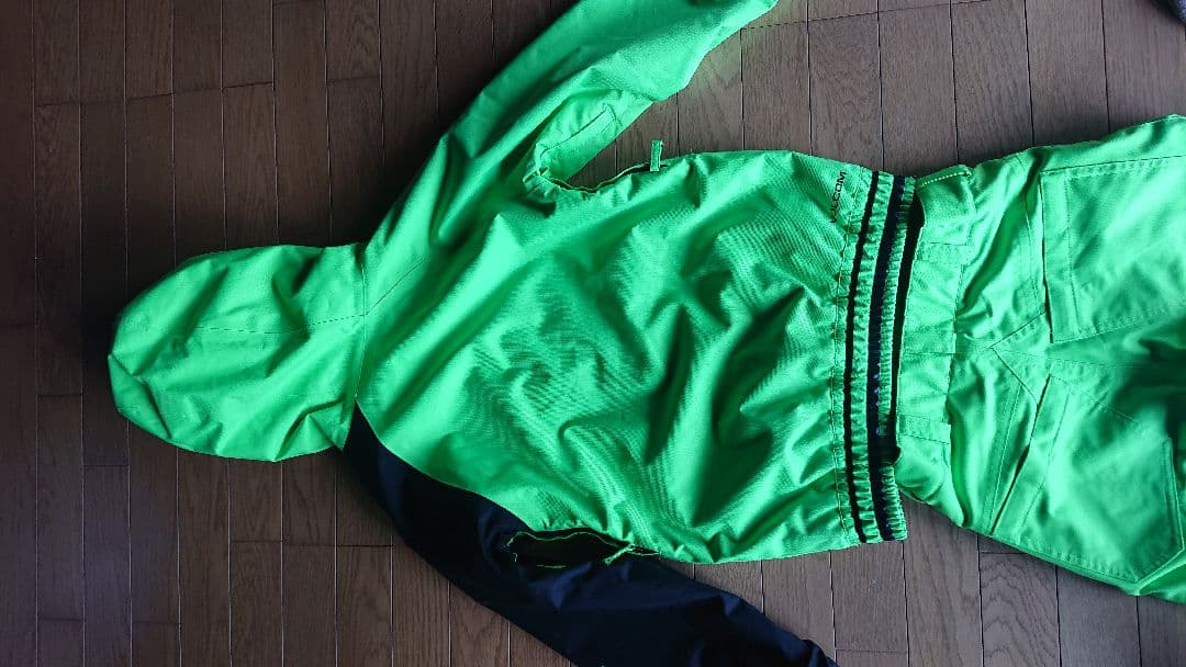 VOLCOM 子ども用 スノーボードウェアセット