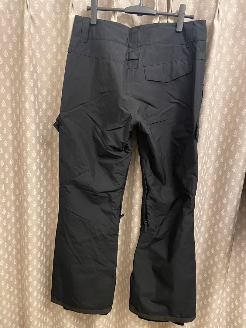 今だけ値下げ⭐︎新品⭐︎タグ付き⭐︎スノーボードパンツ Lサイズ ブラック