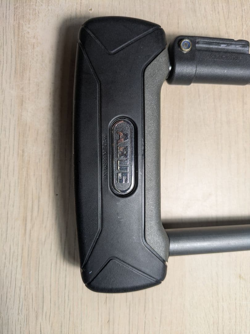 ABUS アブス GRANIT PLUS 640 U型ロック 鍵2本付き