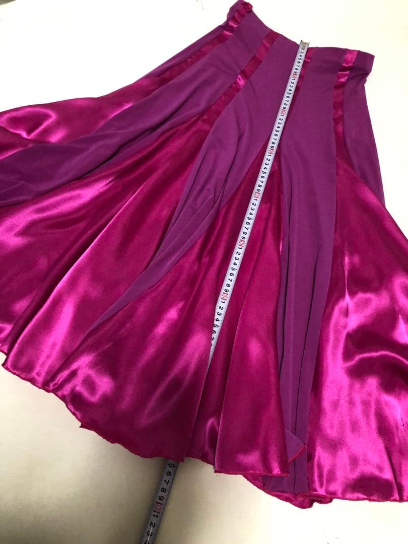 社交ダンスレッスン着練習着パーティ。新品タグ付き光沢サテン切り替えスカートドレス