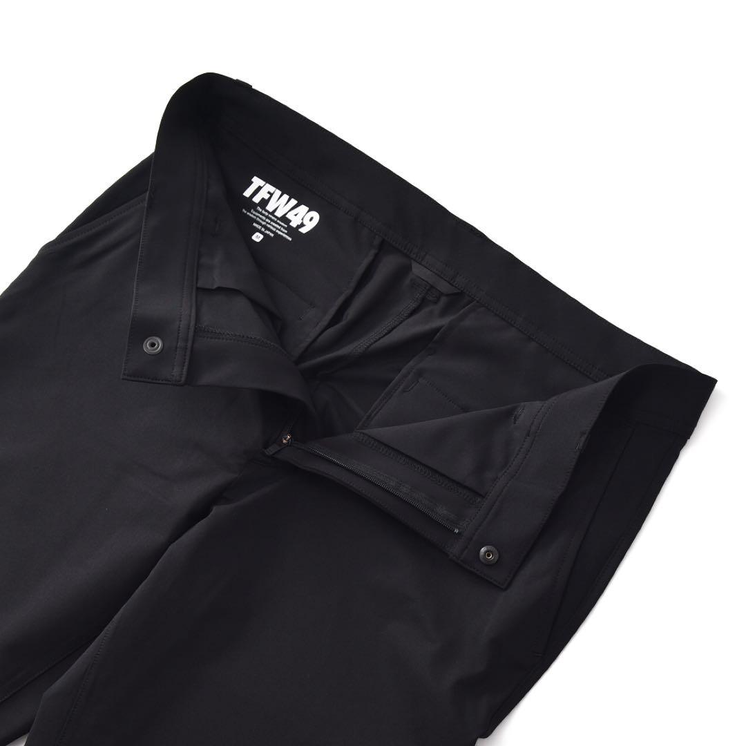 TFW49 SLIM STRAIGHT PANTS ブラック