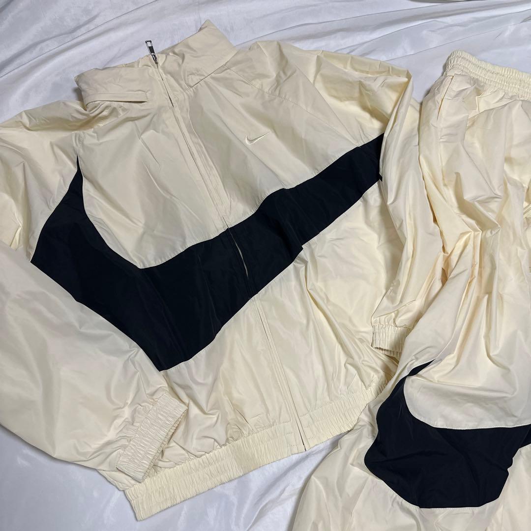 新品　完売　アイボリー　Lサイズ　NIKE ビッグスウッシュ セットアップ