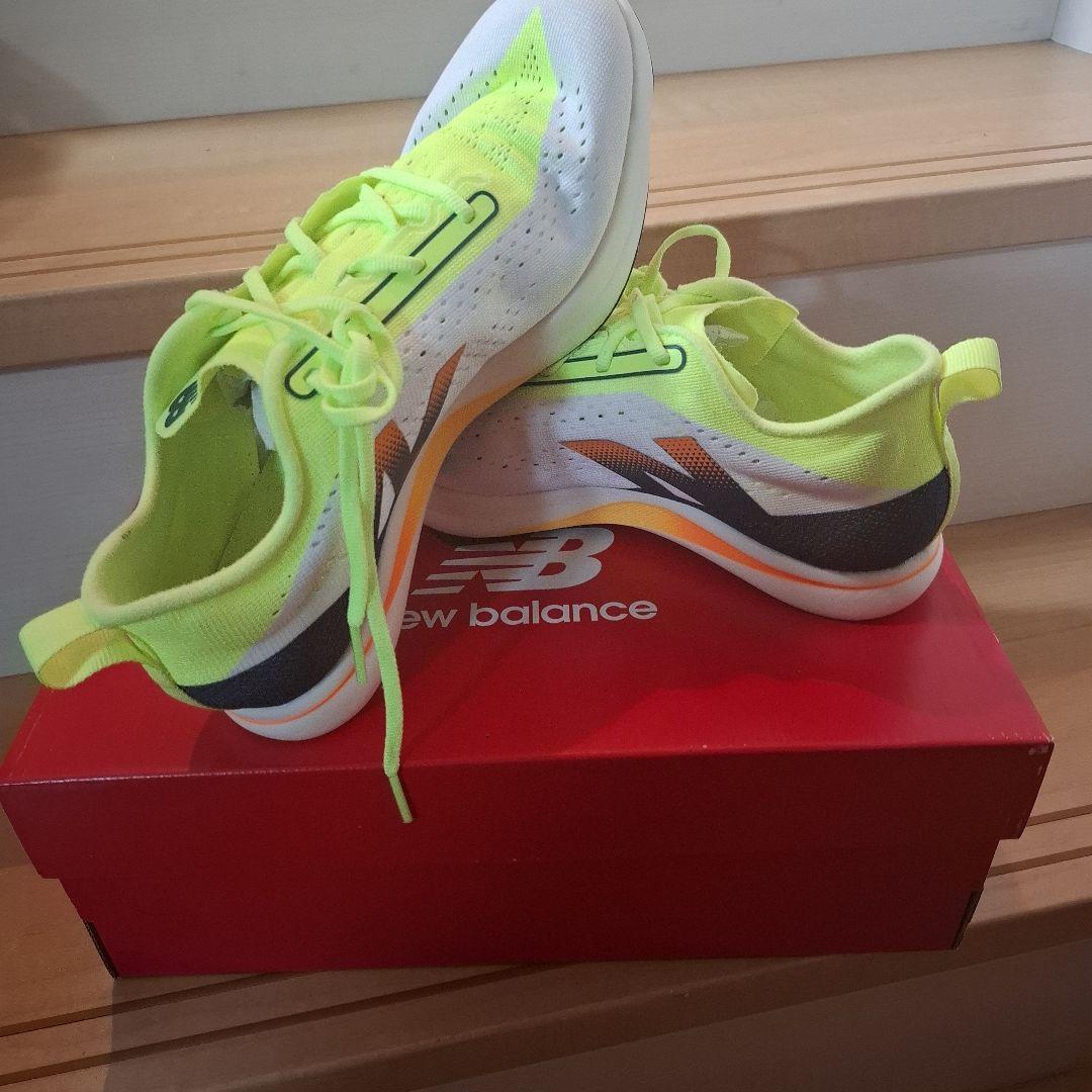 New Balance スパイクシューズ イエロー/ホワイト