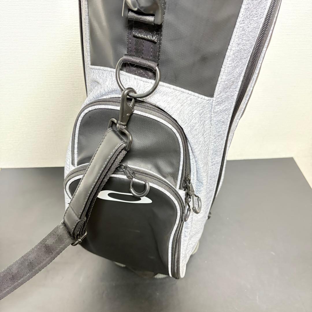 【人気】オークリー ゴルフ キャディバッグ 9型 グレー／ブラック 綺麗め