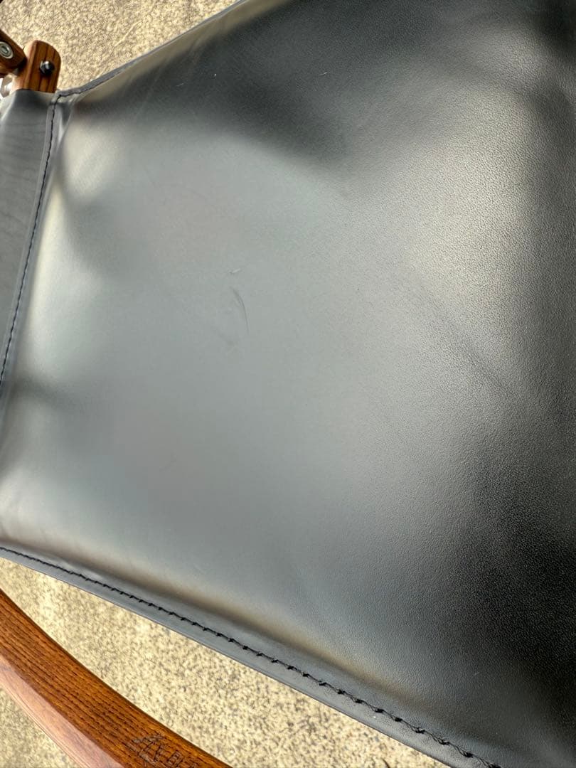 Black design x Pino works ローチェア　本革シート　黒