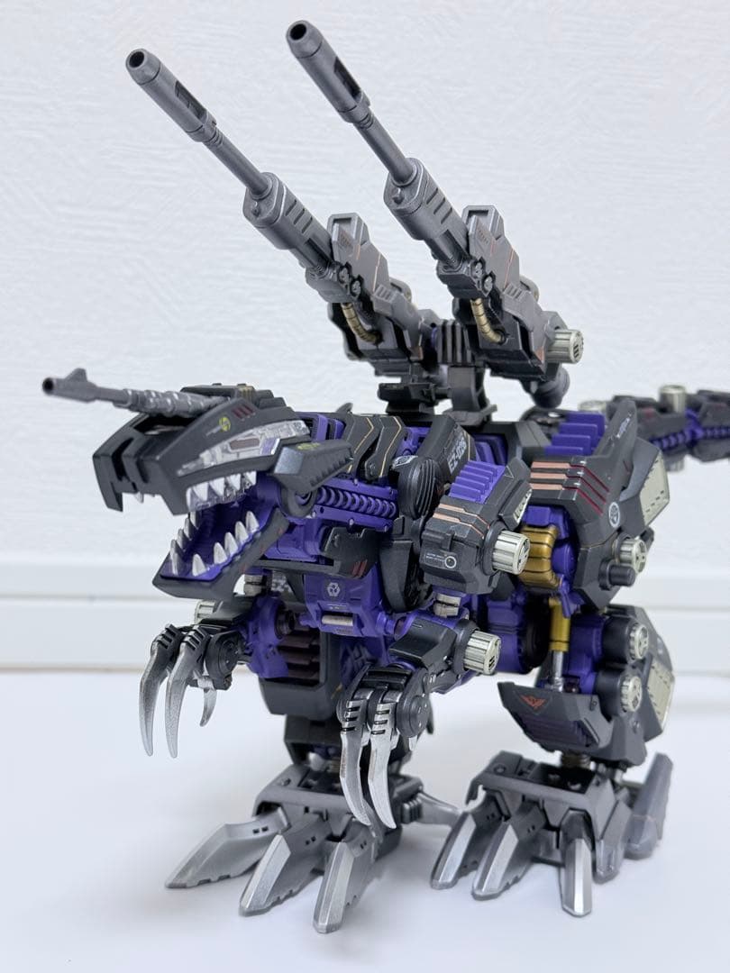 ZOIDS AZ-09 GENOSAURER 塗装済み完成品