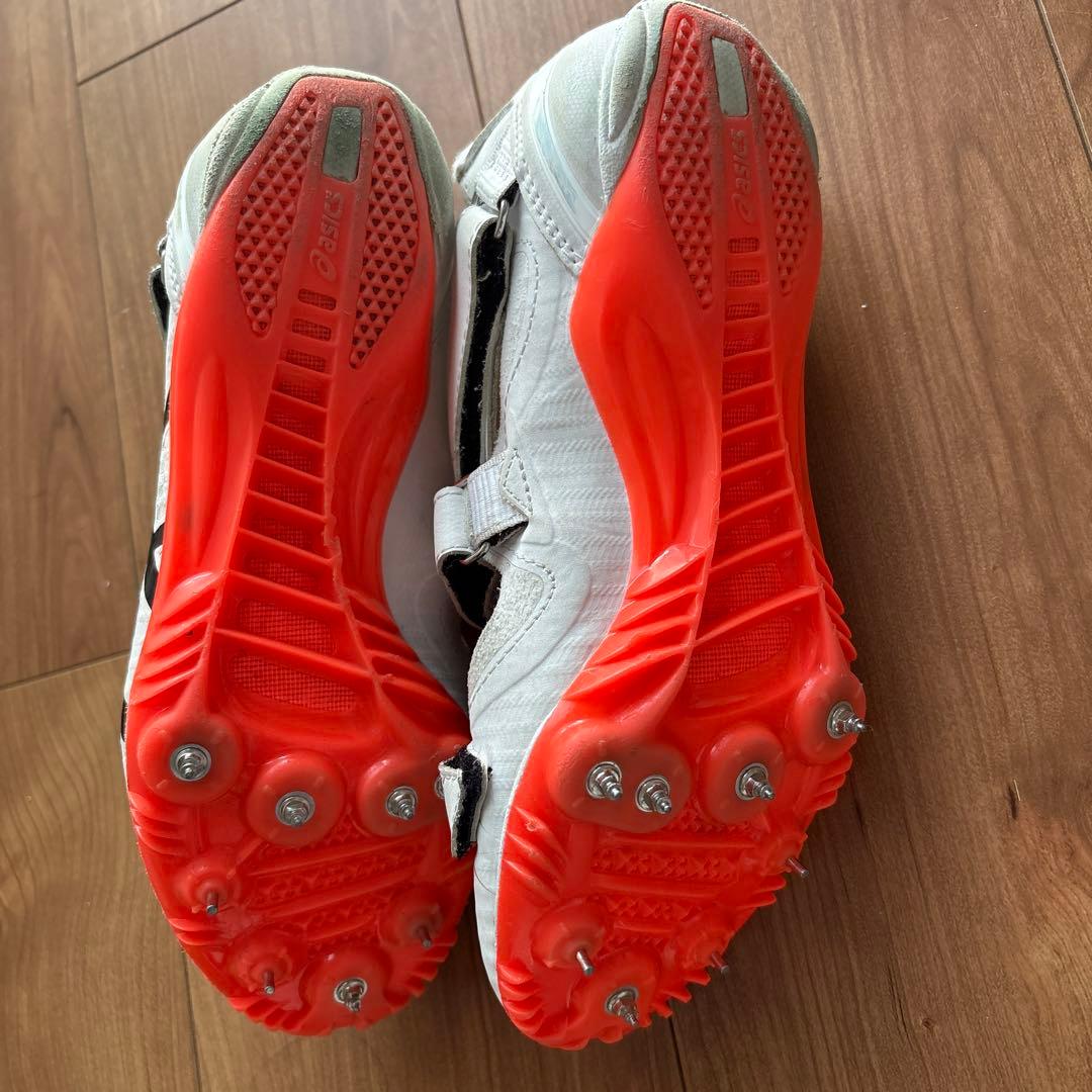 asics アシックス　サイバーブレード　23.5㎝