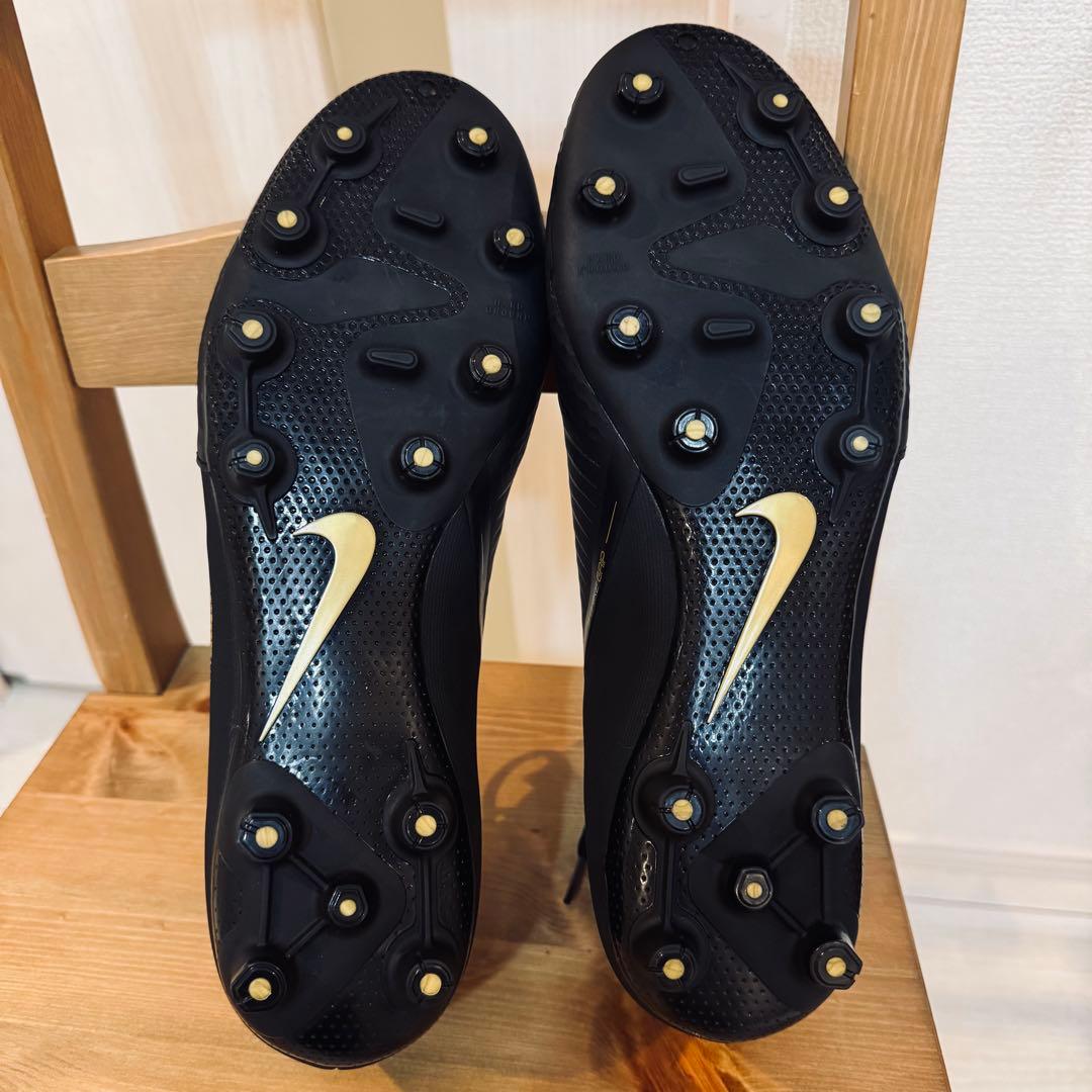 ナイキ　サッカースパイク　ファントムヴェノム　黒金