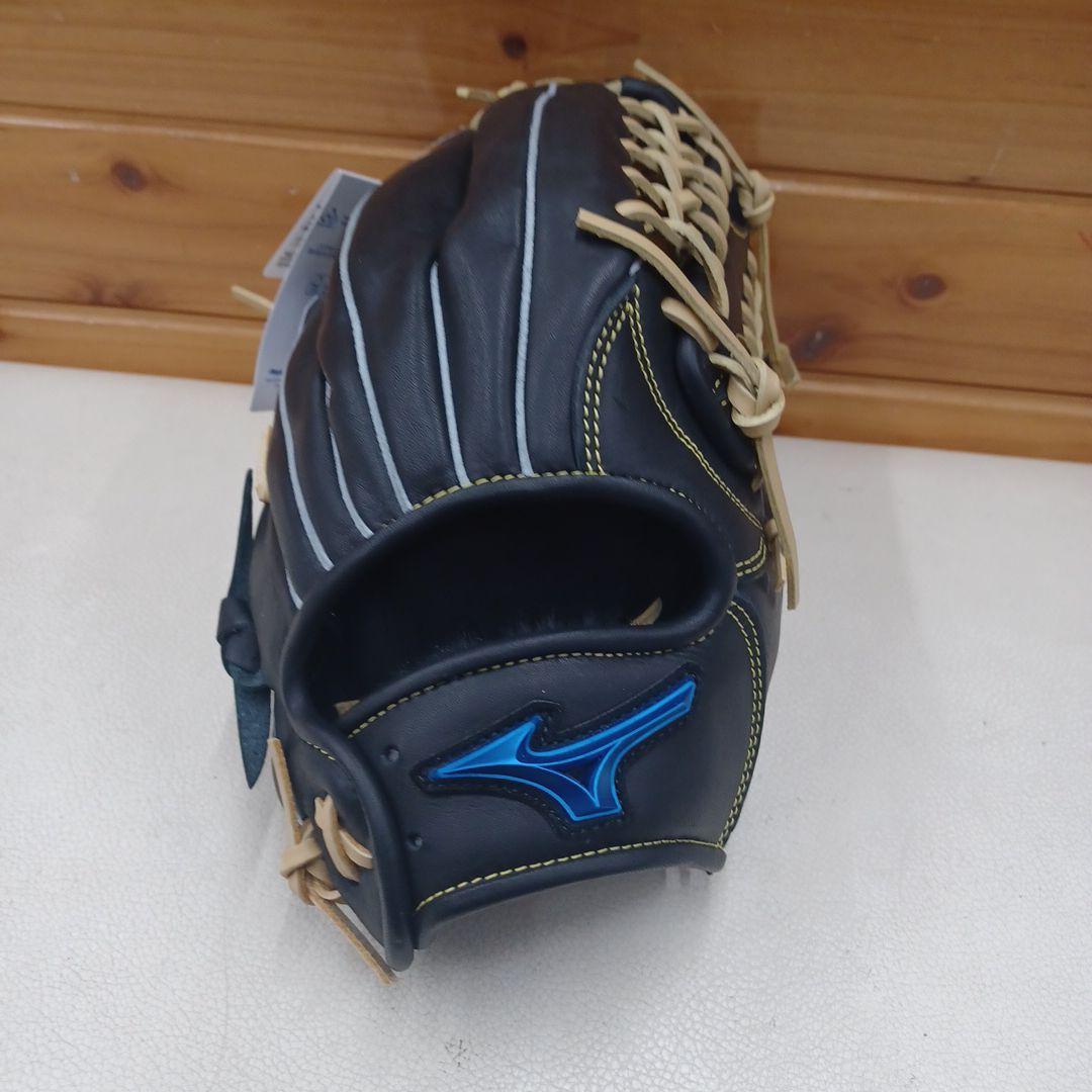 Mizuno 軟式グローブ ブラック/クリーム　外野手向きモデル