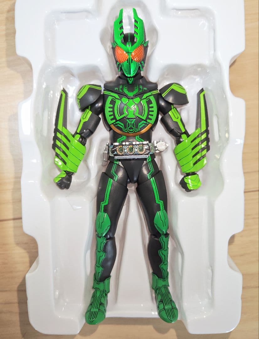 【美品】S.H.Figuarts 真骨彫　仮面ライダーオーズ　タトバ　ガタキリバ
