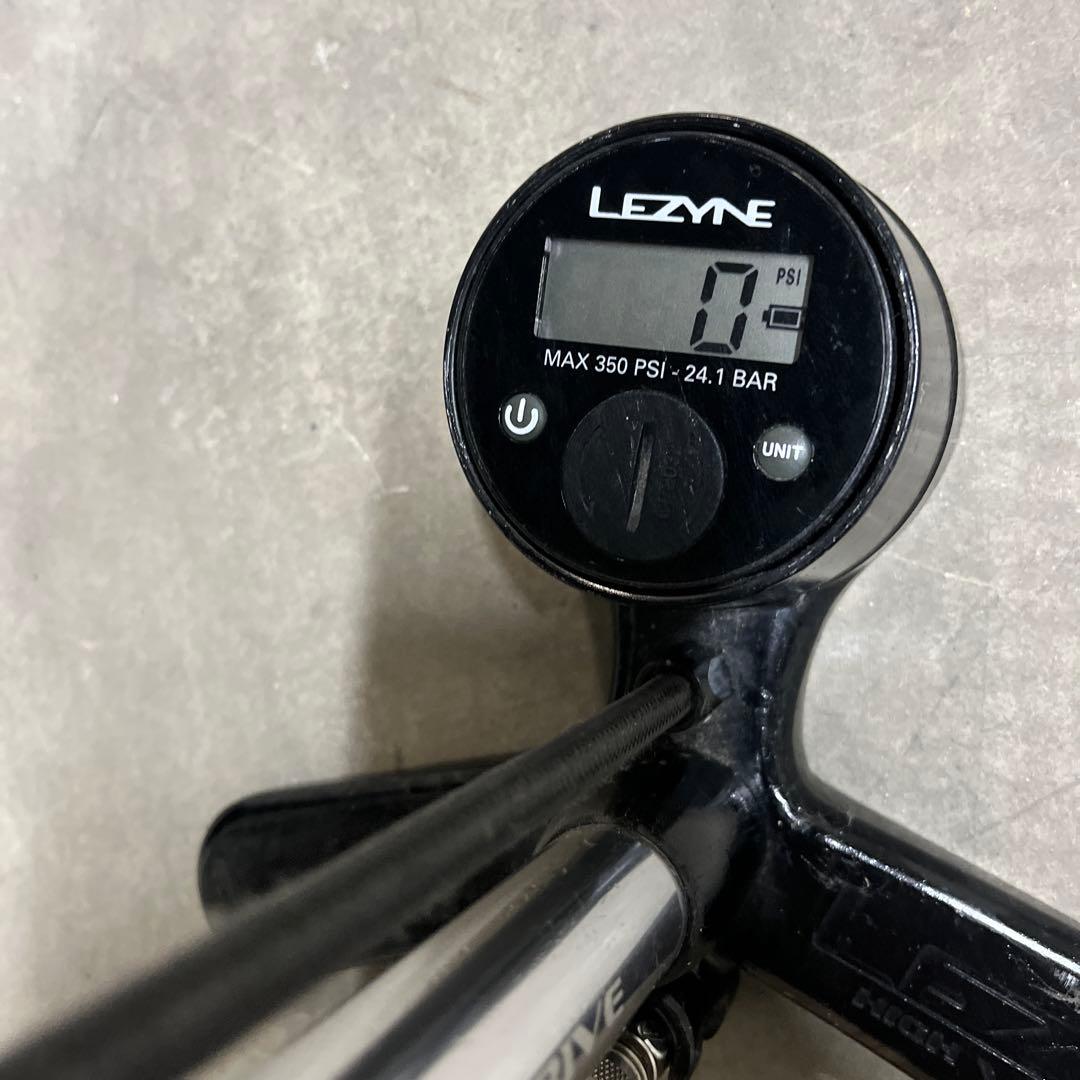 LEZYNE デジタルフロアポンプ 最大350 PSI