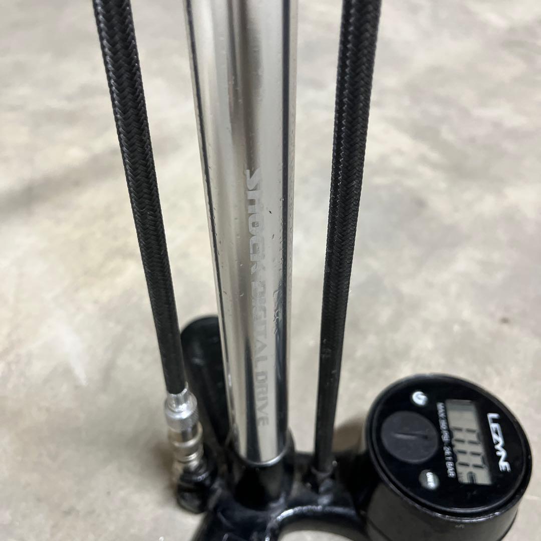 LEZYNE デジタルフロアポンプ 最大350 PSI