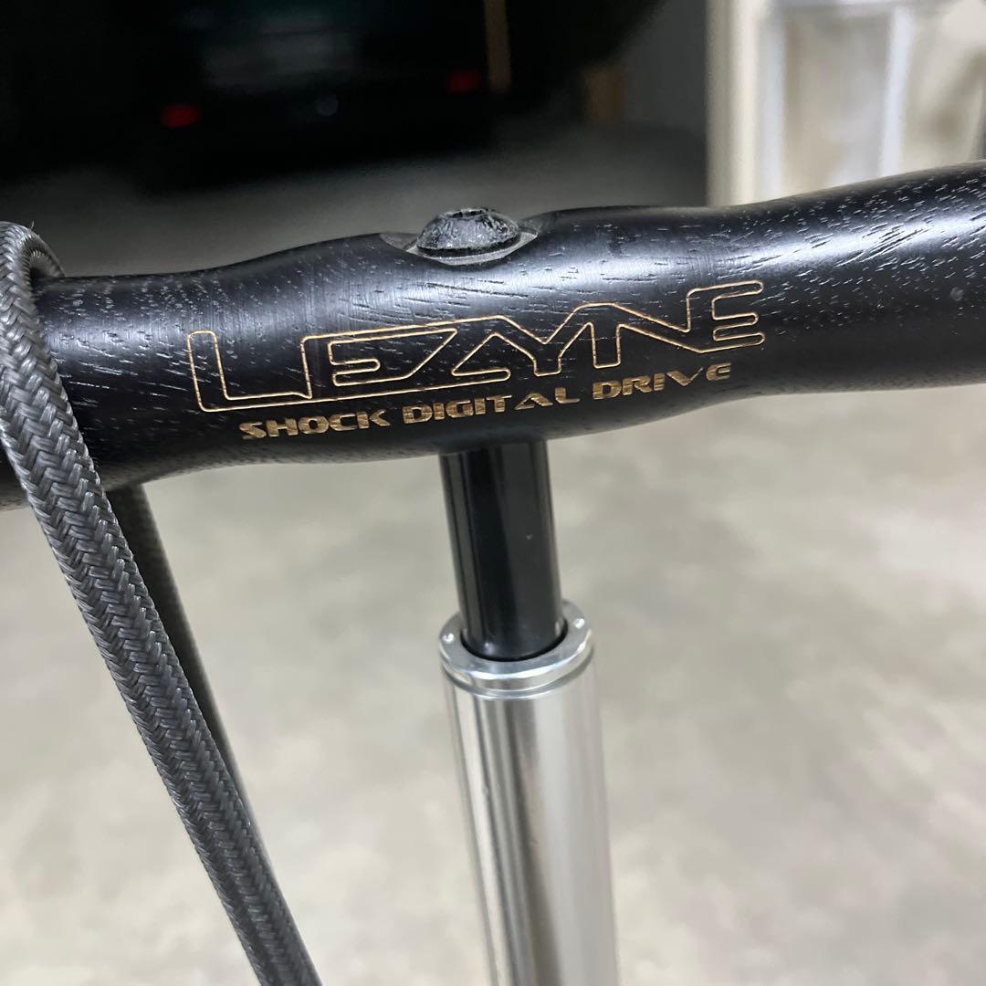 LEZYNE デジタルフロアポンプ 最大350 PSI