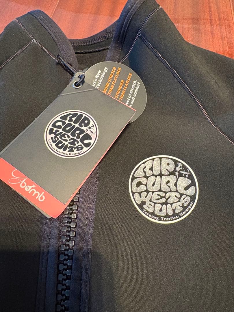 ☆新品未使用☆ RIP CURL フロントジップ長袖タッパー　レディース