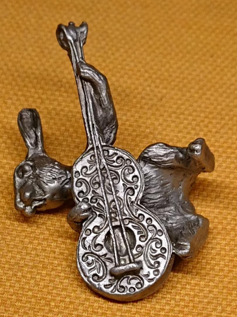 ウサギ　兎　金属　彫像　オブジェ　置物　インテリア　工芸品　美術品　A3387