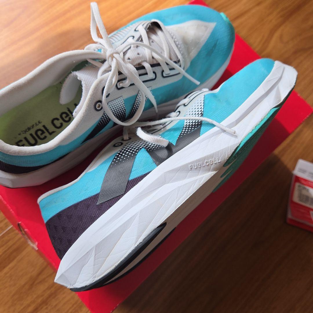 New Balance FuelCell ランニングシューズ25.5㎝