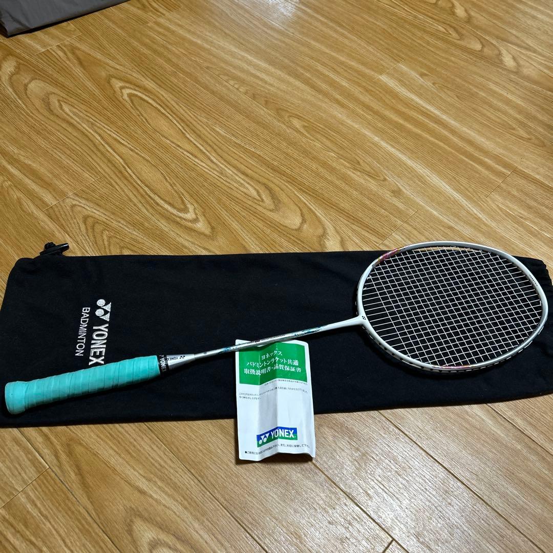 【美品】ヨネックス NANOFLARE 10BPバドミントン ラケット　4UG5