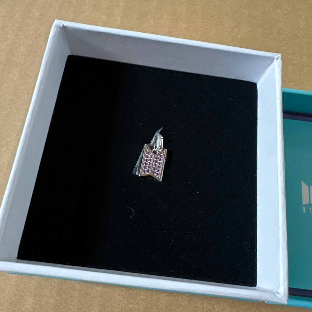 BTS×STONEHENgE　ストーンヘンジ　チャーム　ロゴcharm